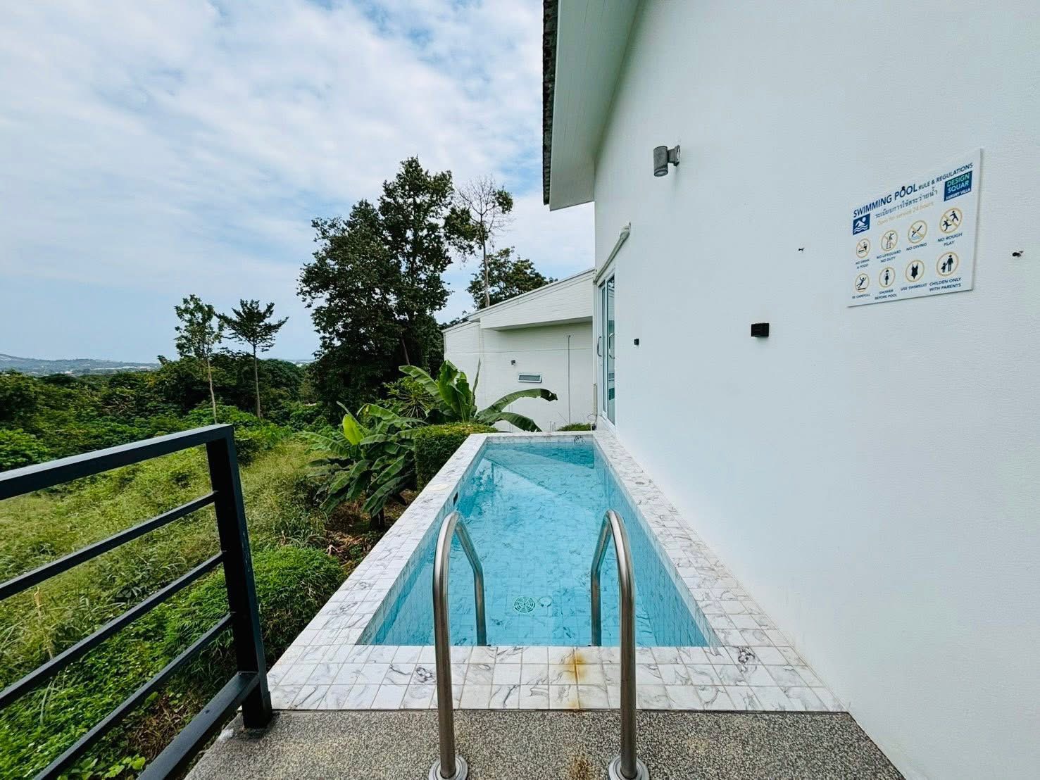 Jungle-View Villa