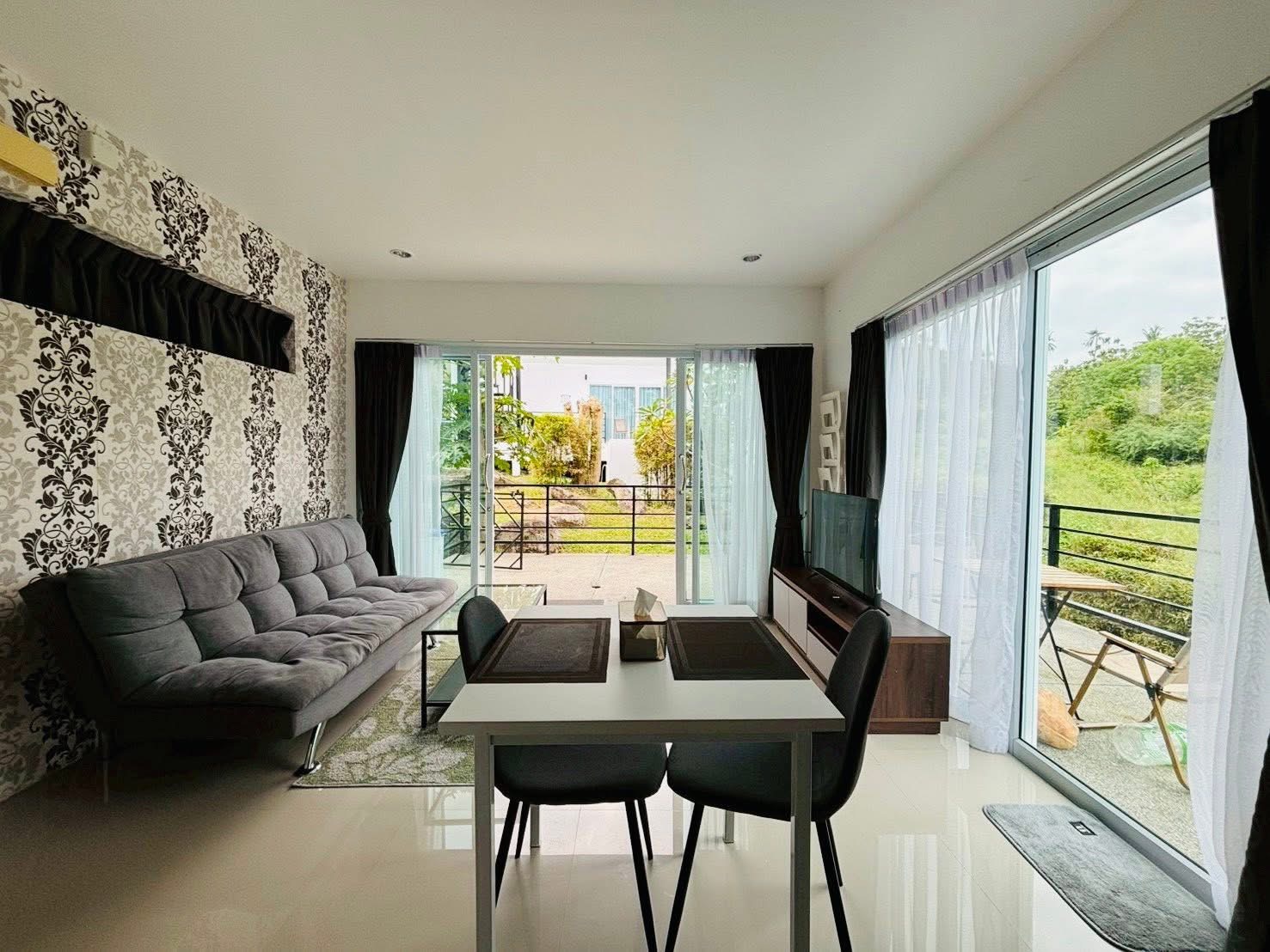 Jungle-View Villa