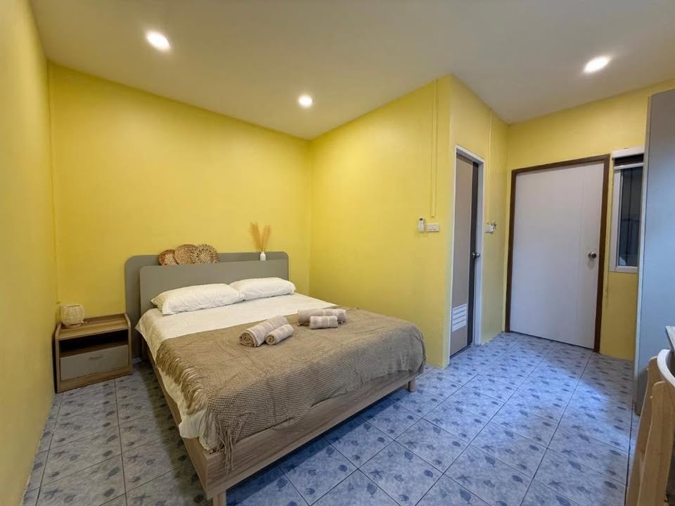Guest House & Restaurant Business — Maenam Beach