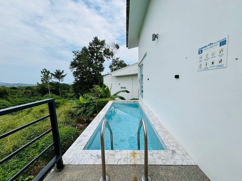 Jungle-View Villa